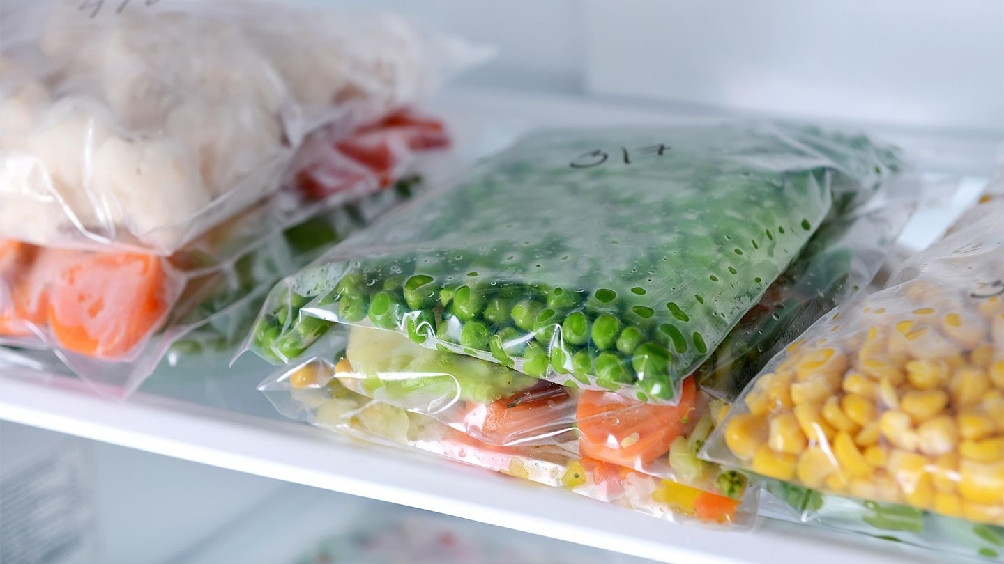 What are the commonly used frozen food packaging