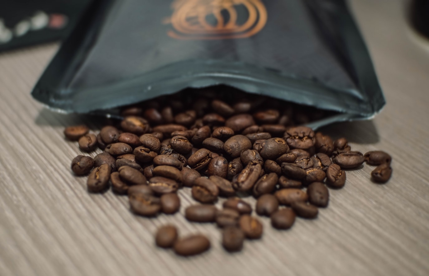 Inflatable packaging about roast coffee